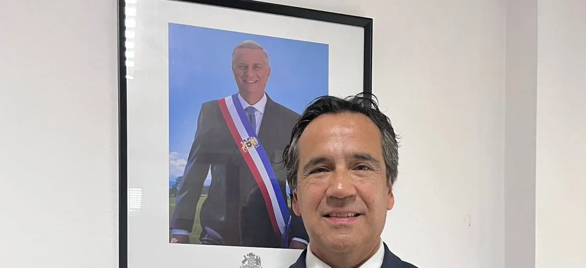 Actor Renato Münster renuncia a cargo de seremi de las Culturas de la RM un día después de asumir