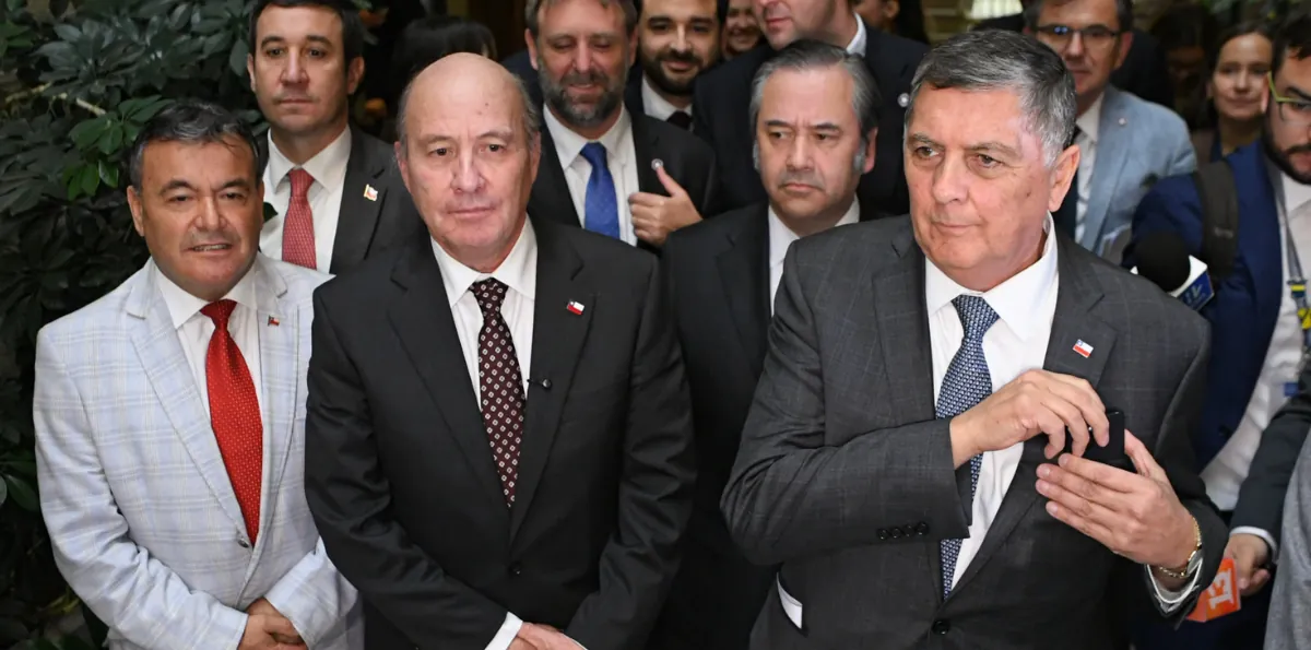 Sin el PDG y con portazo de la centro izquierda: el escenario que le depara a la megarreforma en el Senado tras triunfo del Gobierno en la Cámara