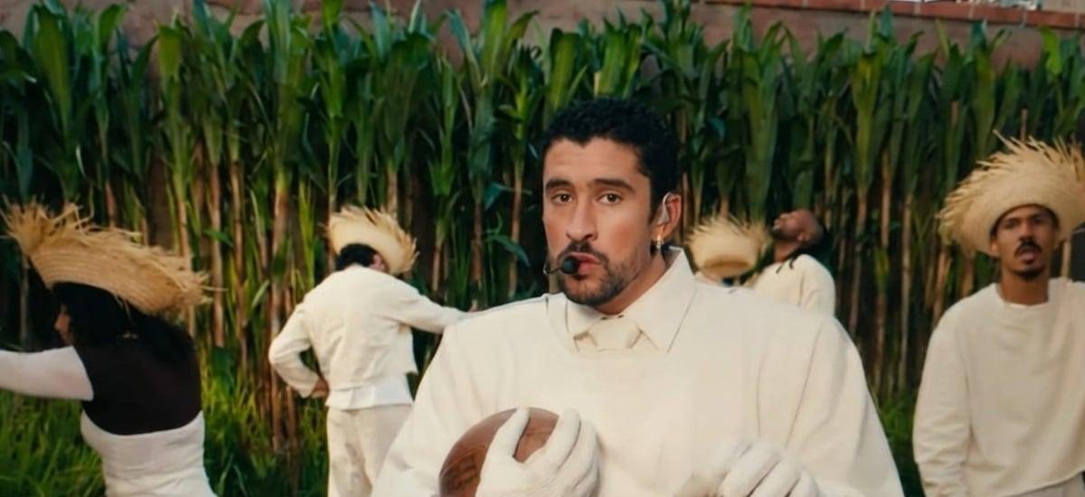 Bad Bunny presenta espectacular show en el SuperBowl con Lady Gaga, Ricky Martin y Pedro Pascal de invitados - La Tercera