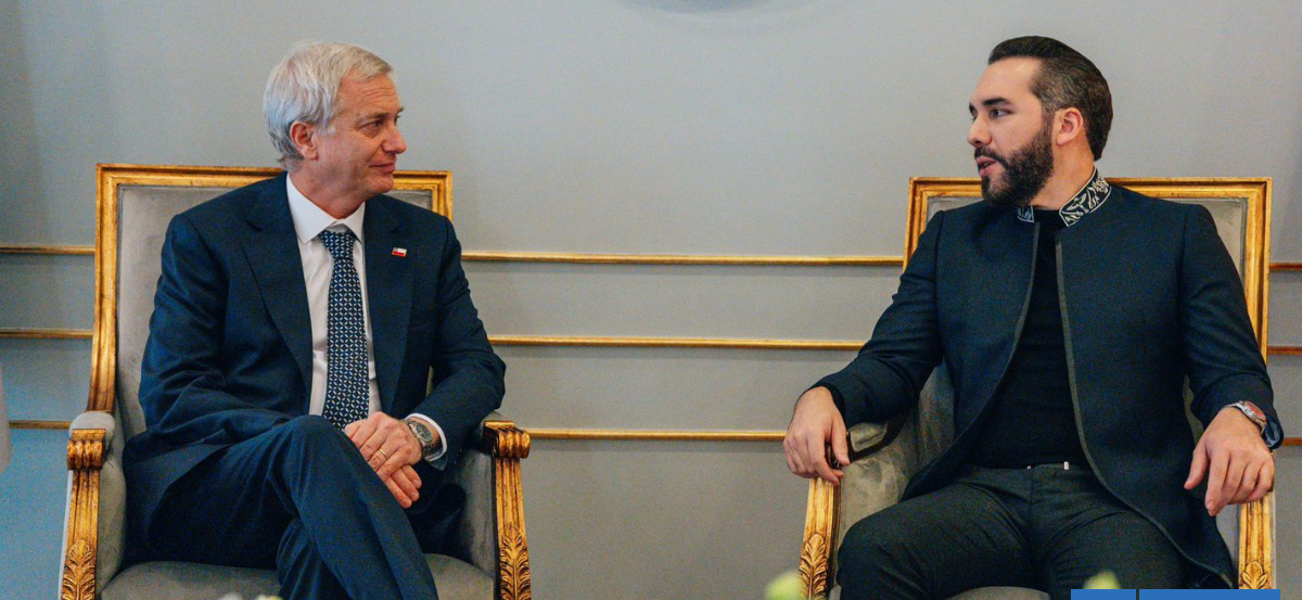 "Son un faro de esperanza en recuperar la seguridad": Kast a Bukele tras encuentro en El Salvador