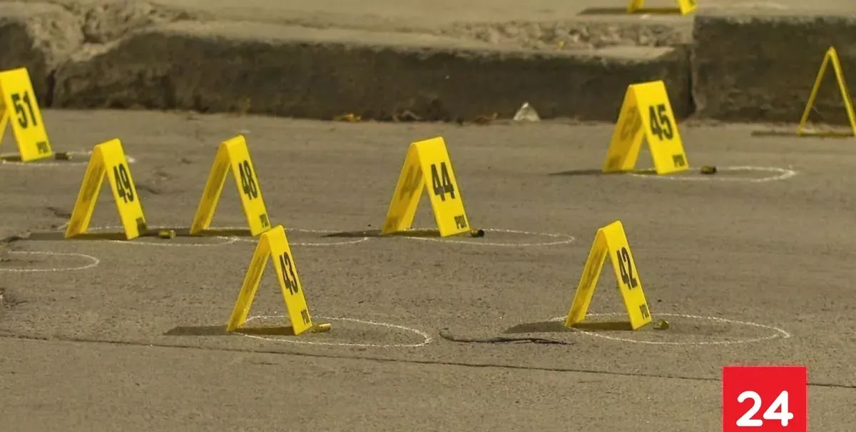 Hombre muere en Puente Alto: alcanzado por "bala perdida" durante enfrentamiento de bandas