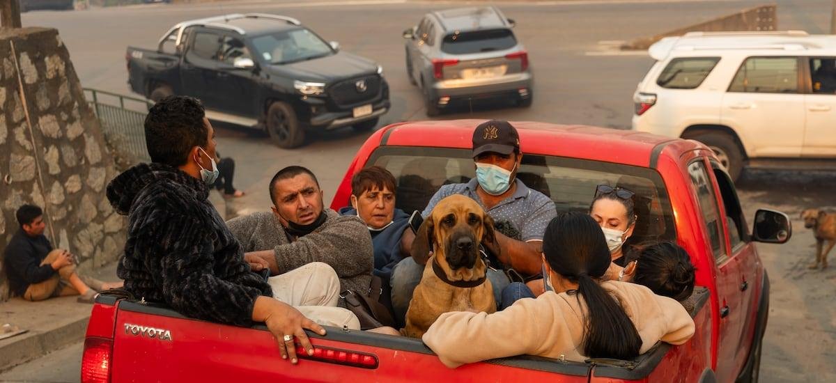 Zoom a los casi 1.700 voluntarios por los incendios del sur: quiénes son, qué hacen y cuántos quedan