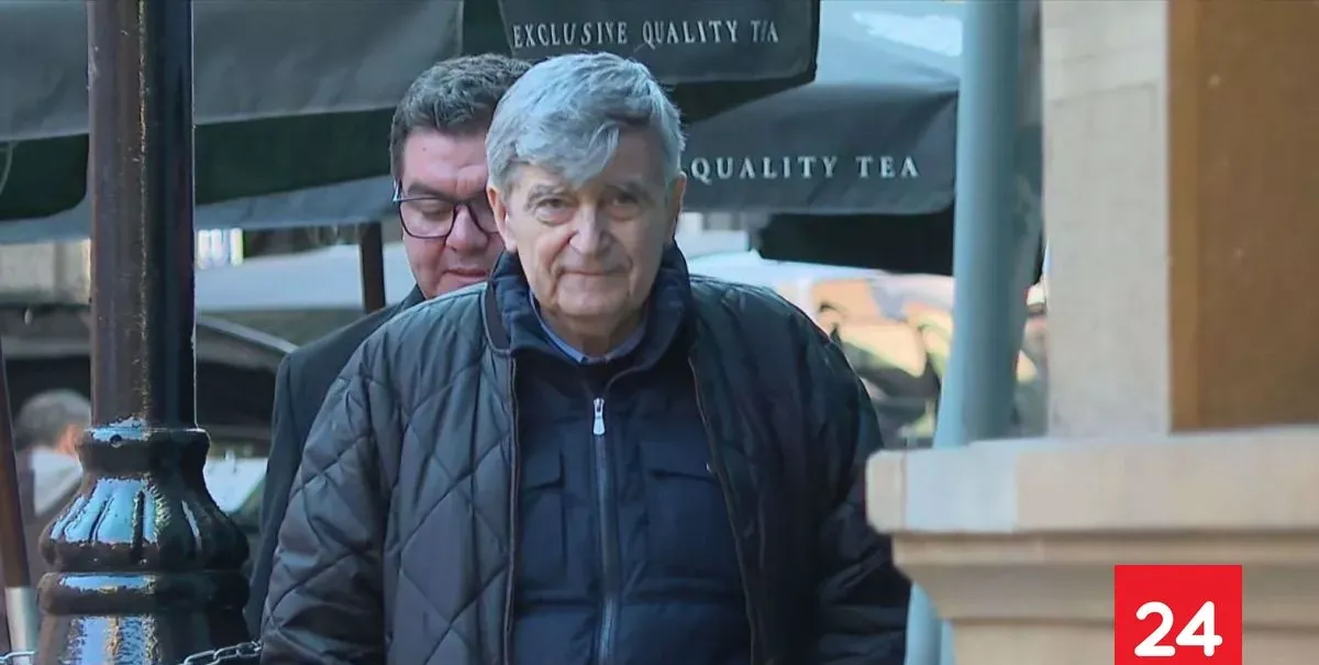 Camilo Escalona permanece internado en estado delicado en la Clínica Indisa