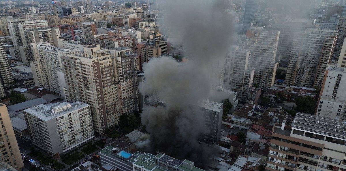 Incendio en cité del centro de Santiago dejó cerca de 100 evacuados