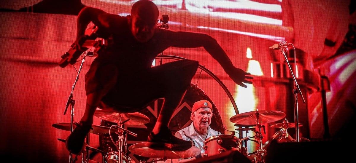 Flea confirma que Red Hot Chili Peppers trabajan nueva música en la casa de John Frusciante