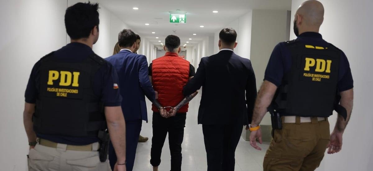 “El explosivo se encuentra a bordo de la aeronave”: PDI revela declaración de sujeto detenido tras operativo en Aeropuerto de Santiago