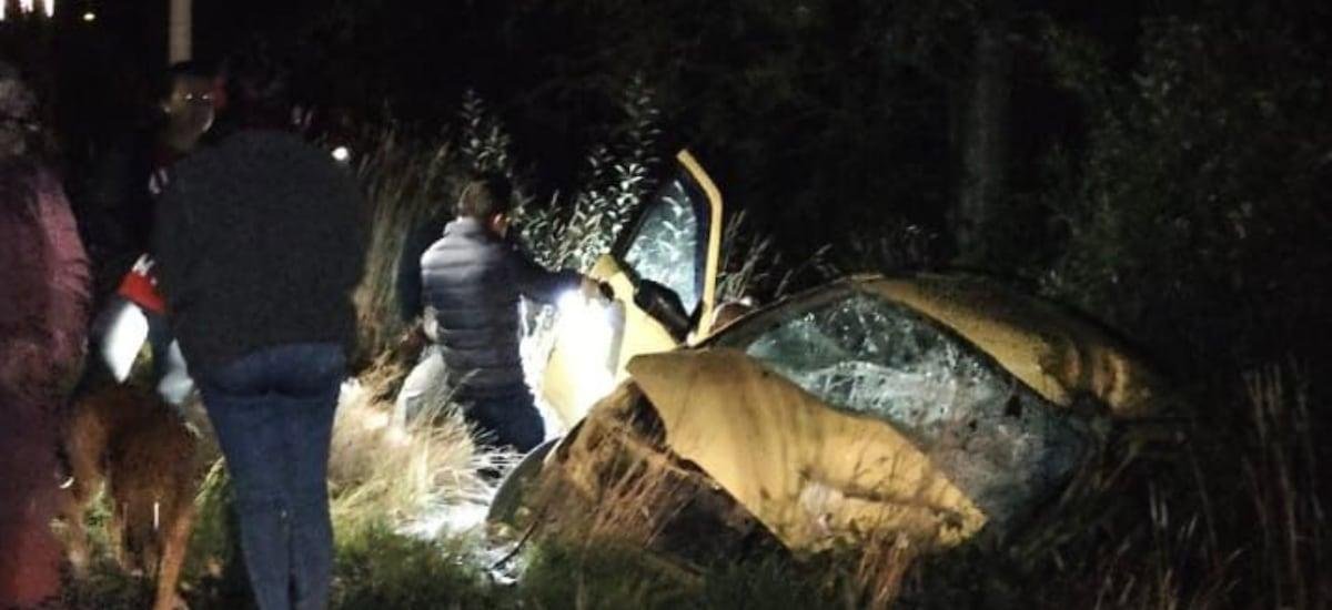 Grave colisión en Mariquina dejó cuatro fallecidos y seis heridos: un tercer vehículo atropelló a dos víctimas que salieron eyectadas - La Cuarta