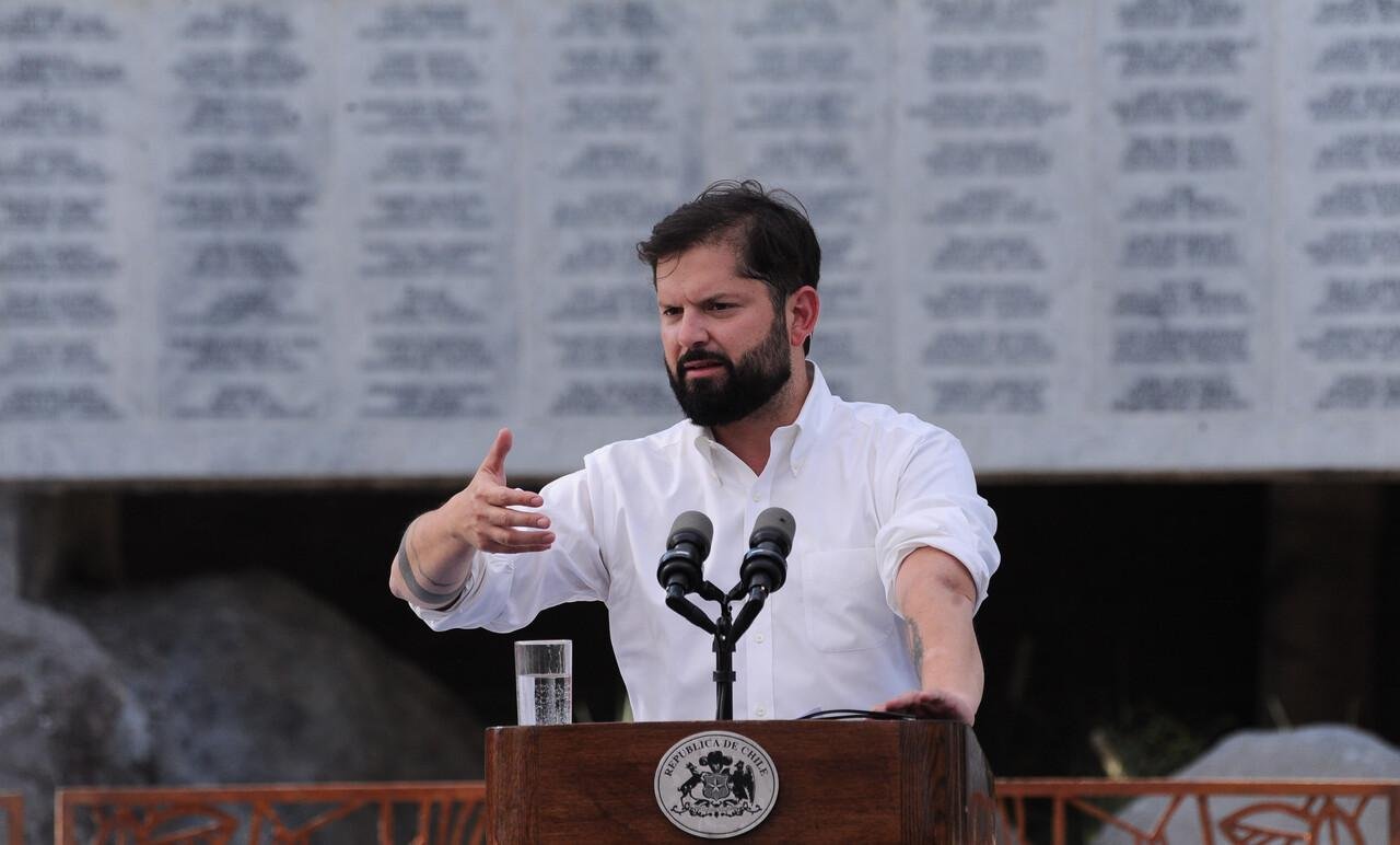 “Saldré como un ciudadano más a construir una vida lejos de la primera línea”: Presidente Boric en última cadena nacional