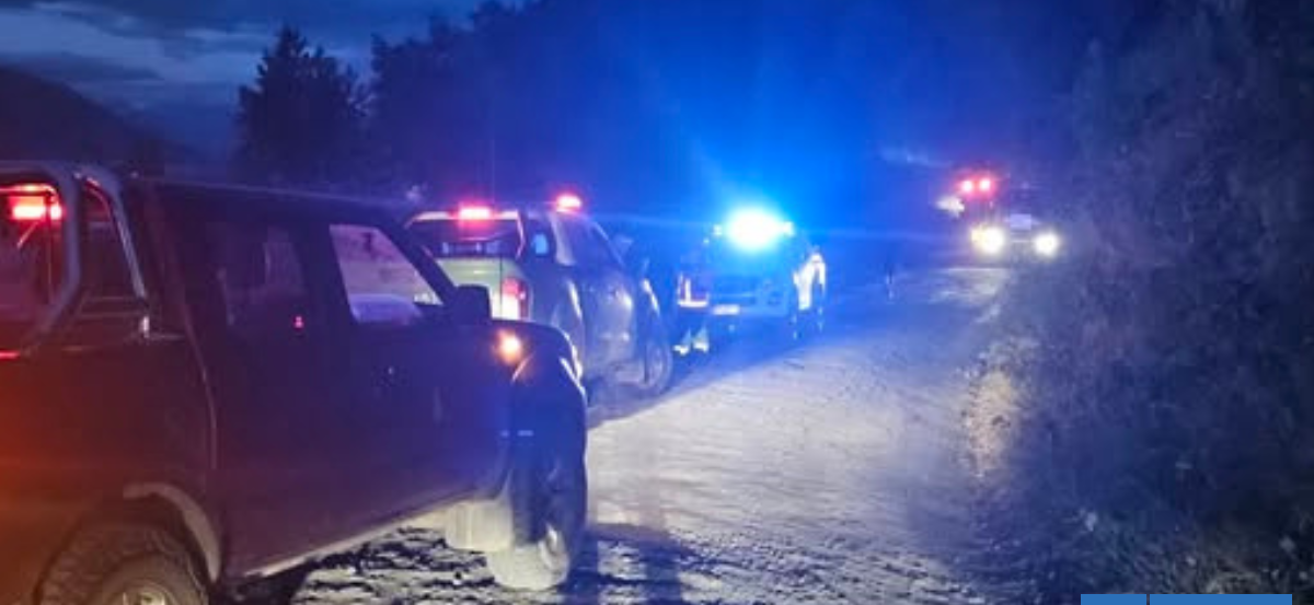 Reportan 3 muertos tras caída de auto a Estuario de Reloncaví, entre Cochamó y Puelo: hay 1 herido