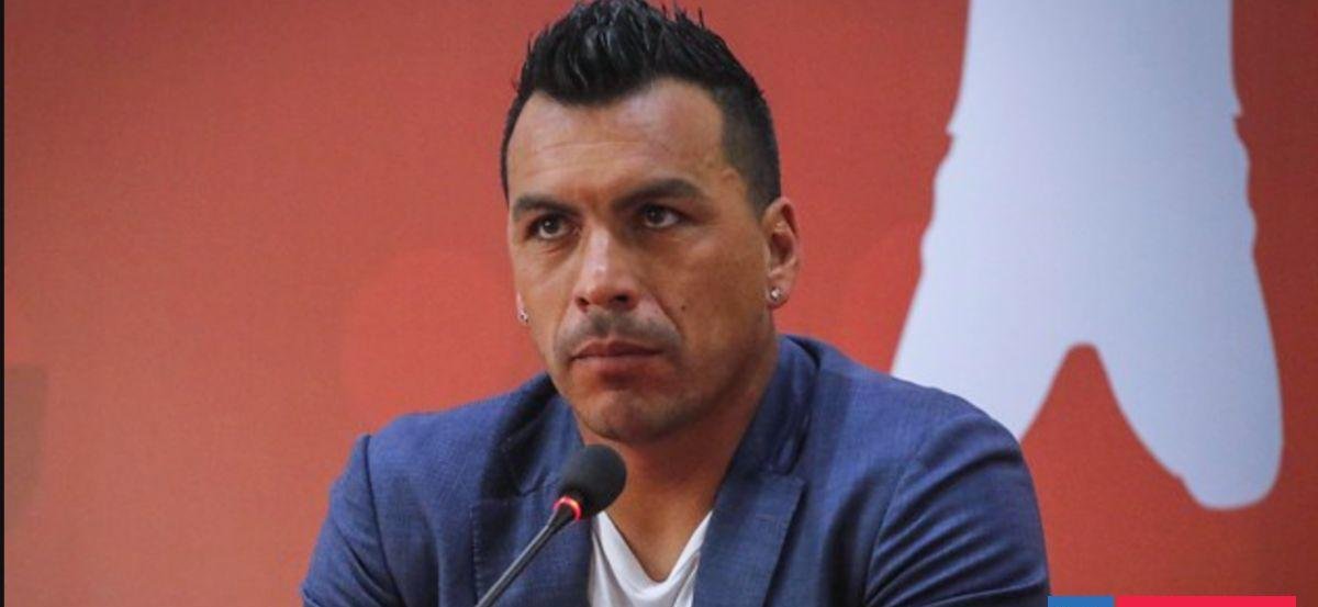 Colegio de Entrenadores le baja el pulgar a debut de Paredes como DT: apunta a obstáculo reglamentario