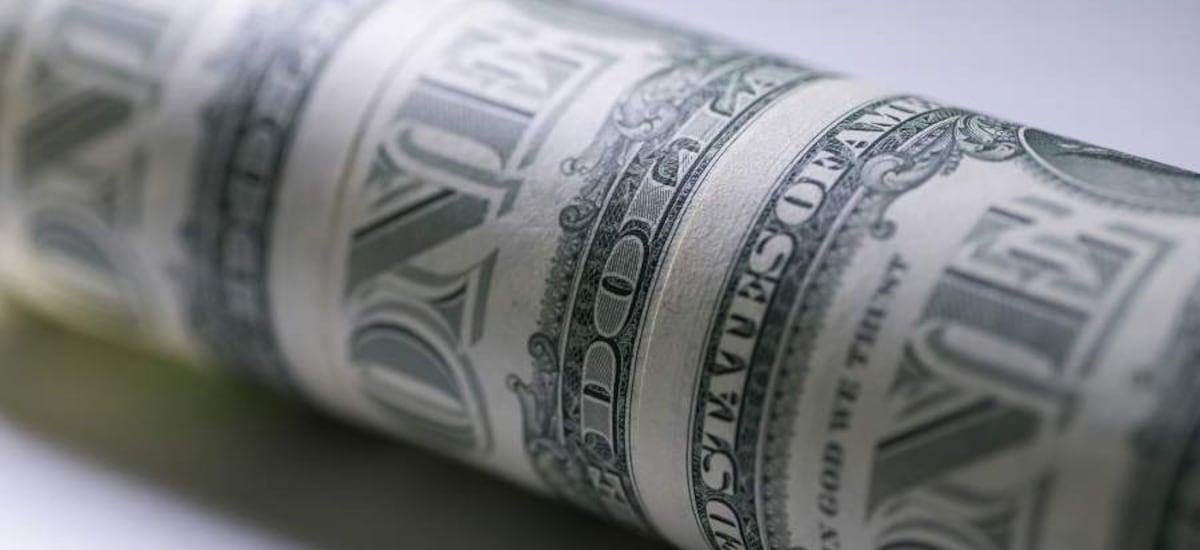 El dólar cae en medio de los sorpresivos datos de Imacec de diciembre