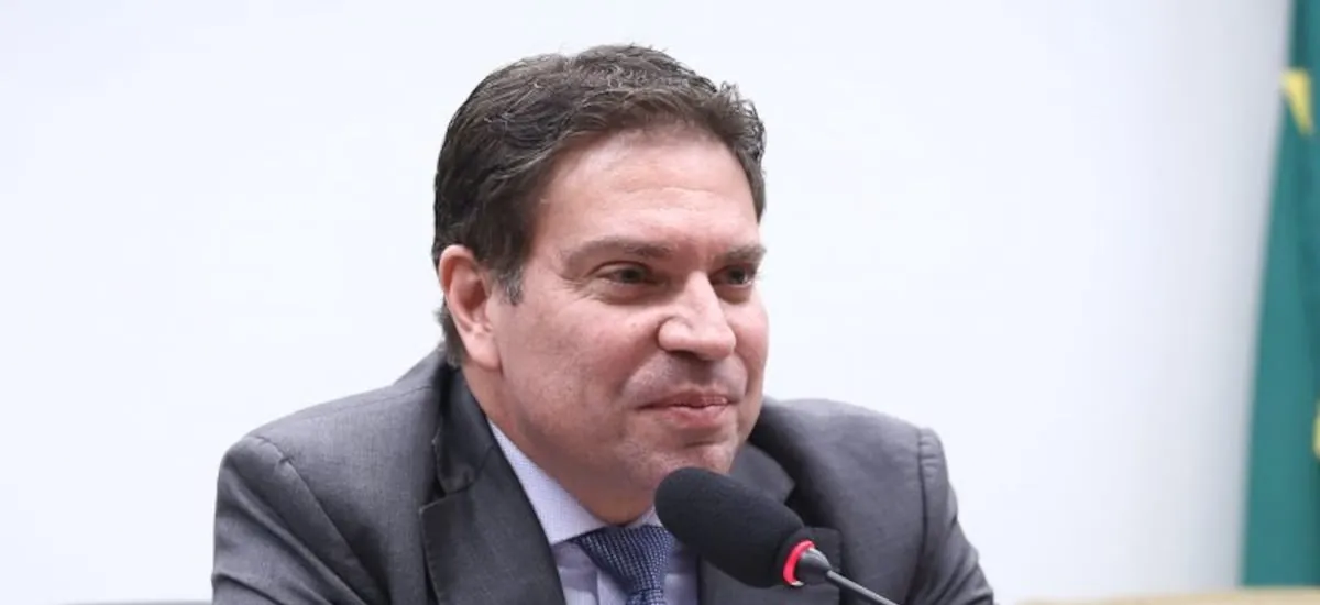 El ICE de EE.UU. detiene al exdirector de la inteligencia de Bolsonaro condenado por golpismo - La Tercera