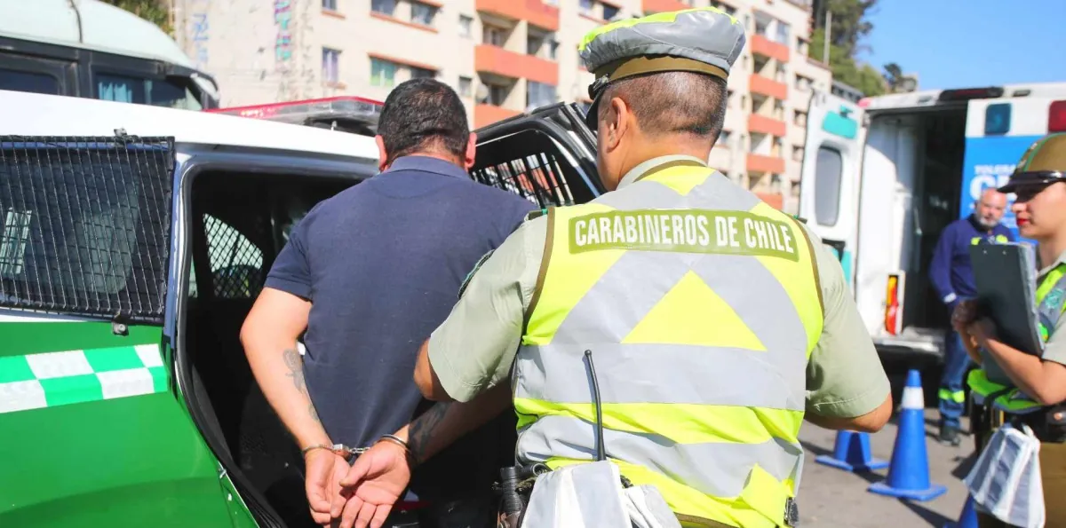 Detienen a cuatro choferes de micros por dar positivo a drogas durante fiscalización en Valparaíso