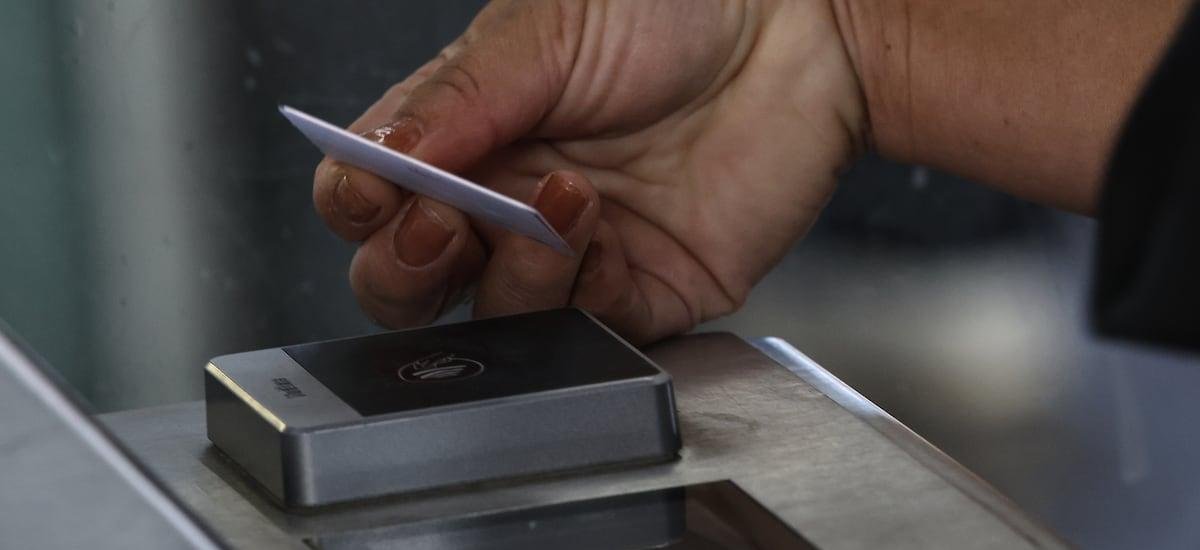 Las dudas de los emisores ante marcha blanca del sistema de pago con tarjetas en el transporte público