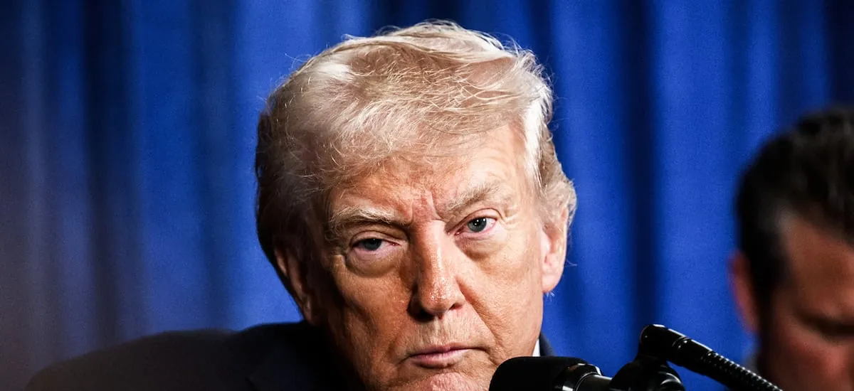 Trump ordena bloqueo del estrecho de Ormuz y advierte interceptación de buques en aguas internacionales - La Tercera