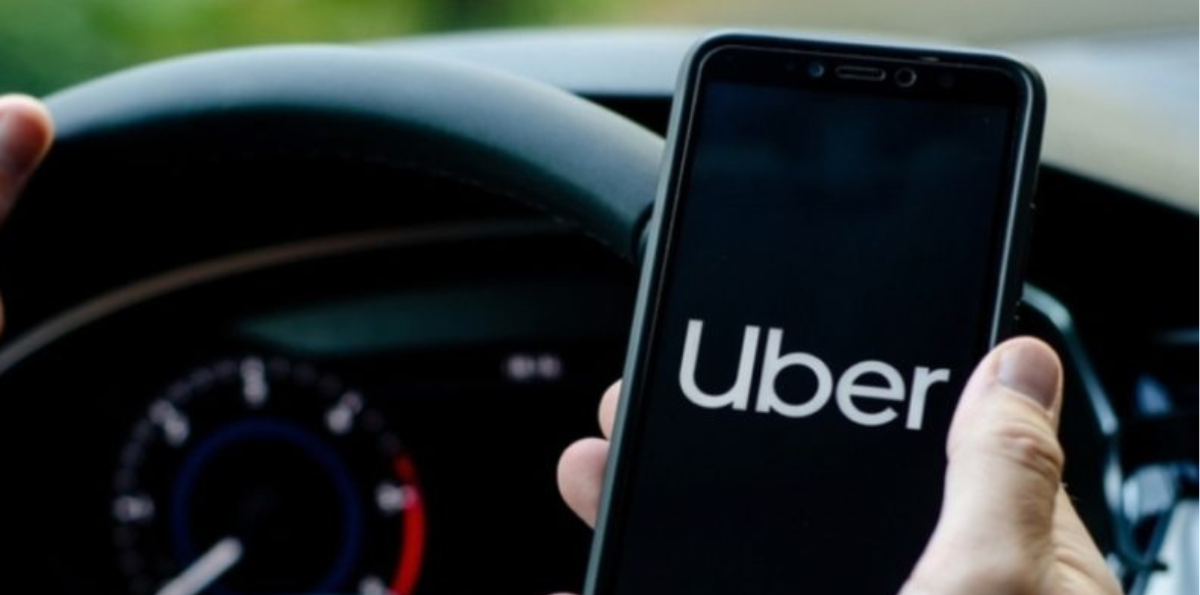 Tribunal ratificó resolución del SII: Uber tendrá que emitir boletas a los conductores por el traslado de pasajeros