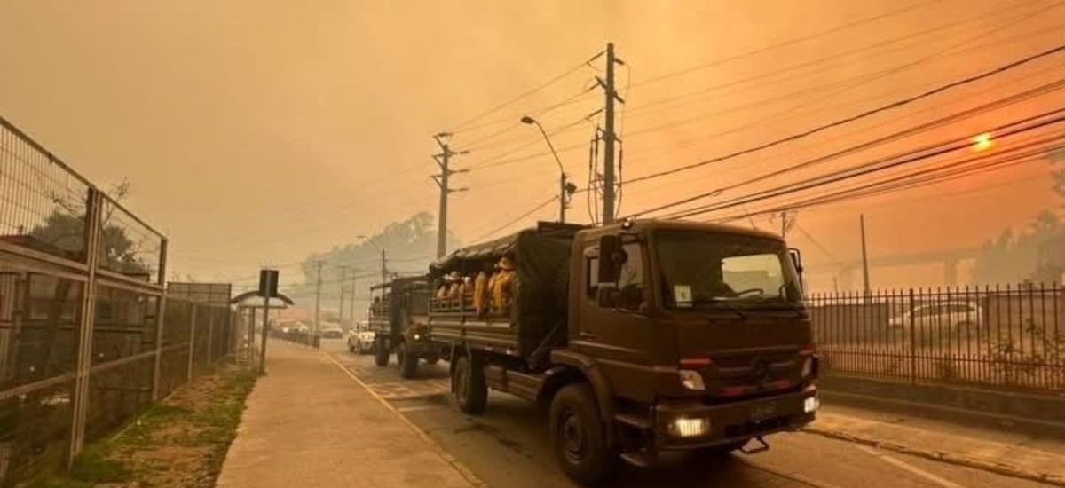 Decretan toque de queda para las comunas de Penco, Nacimiento y Laja por incendios forestales - La Tercera